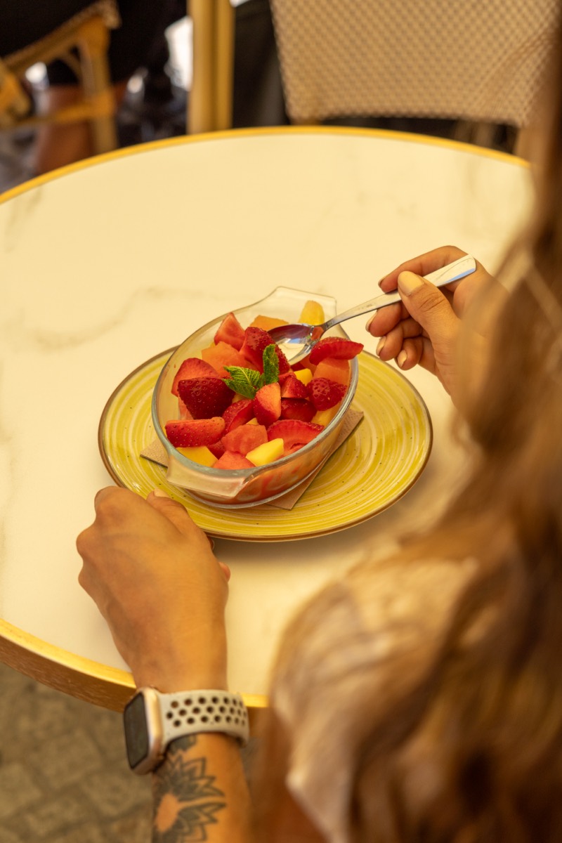 Glace artisanale à emporter après la plage à Cannes